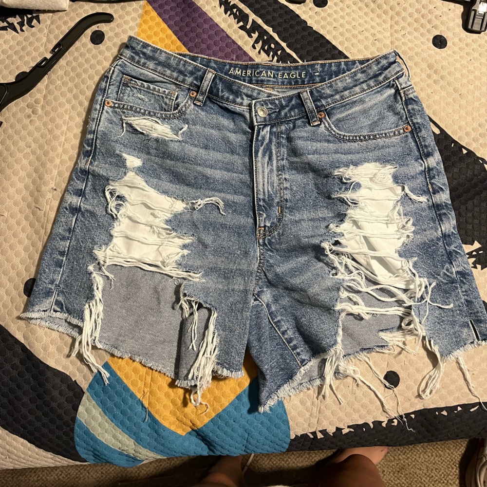 Distressed High Rise American Eagle Shorts 10/12